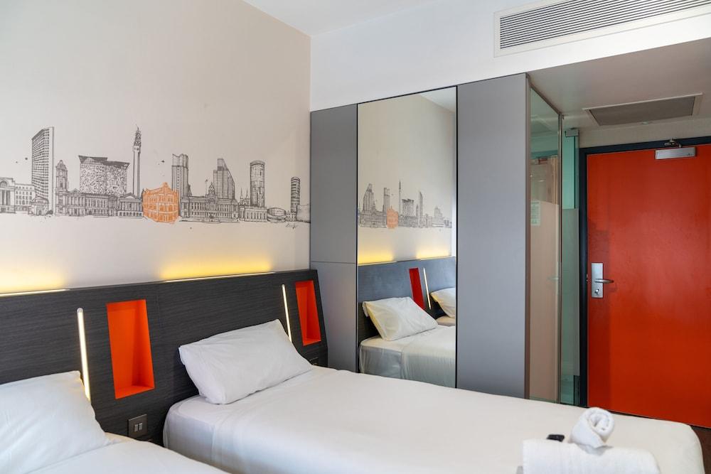 Easyhotel Birmingham Exterior photo