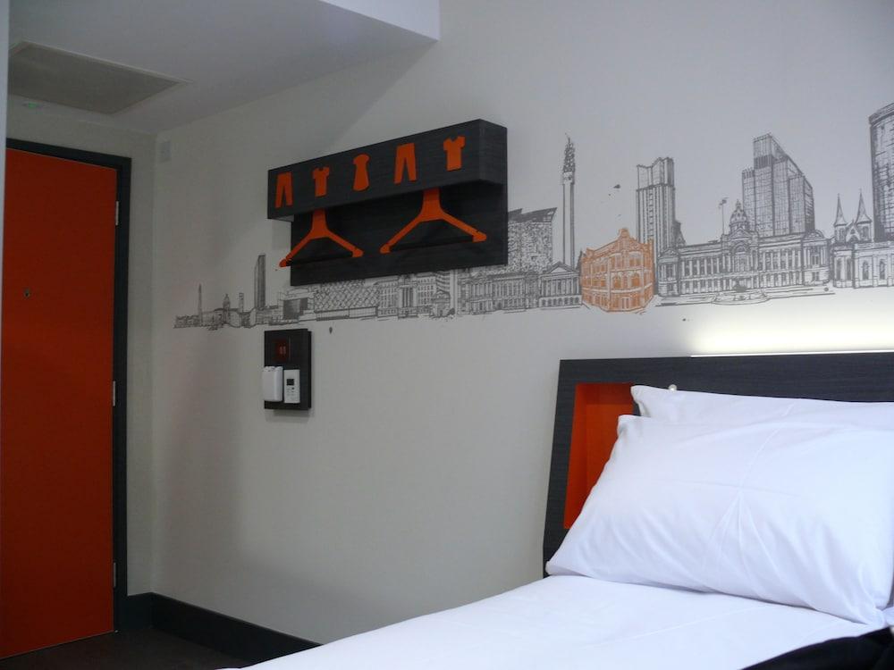 Easyhotel Birmingham Exterior photo