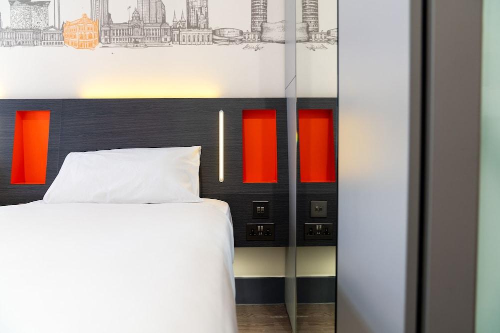 Easyhotel Birmingham Exterior photo