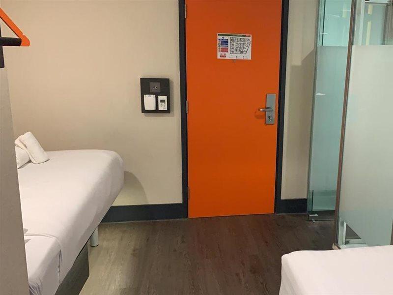 Easyhotel Birmingham Exterior photo